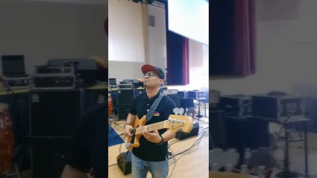 Groove on Dimension Fender Bass смотреть онлайн