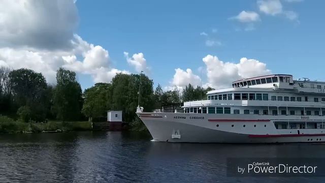 Встретили Соболева:суперпрогулочка смотреть онлайн
