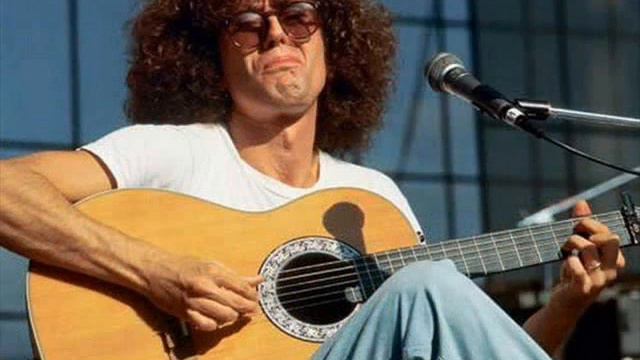 Angelo Branduardi - COGLI LA PRIMA MELA смотреть онлайн