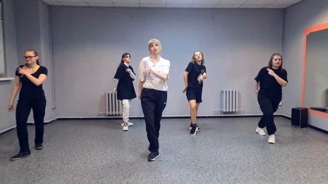 мк STRAY KIDS - THUNDEROUS • V Dance смотреть онлайн