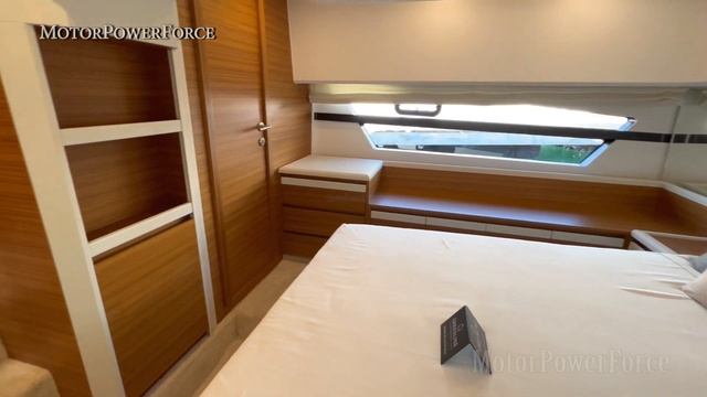Greenline 45 Flybridge 2022 Yacht Walkaround Tour смотреть онлайн