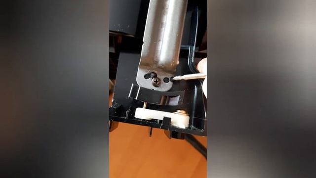 Ремонт крышки подстаканникав Toyota Harrier 2 поколения. смотреть онлайн