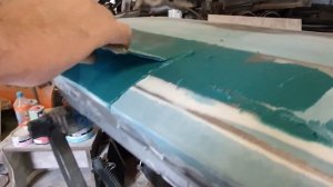 убираем молдинги на Audi a6 c4