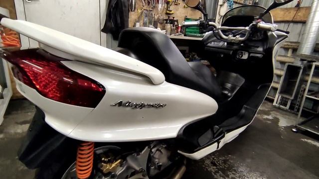 Финальные штрихи с Yamaha Majesty 250 смотреть онлайн