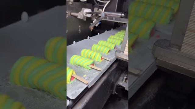 Как испортить идеальное мороженое 🤦♀️ смотреть онлайн