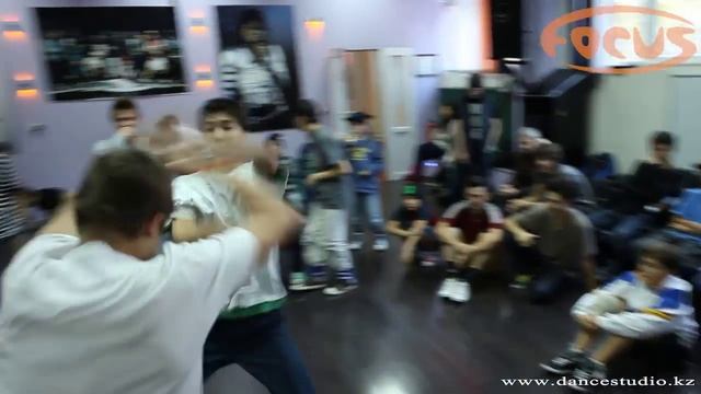 Break Dance Battle | Dance Studio Focus смотреть онлайн