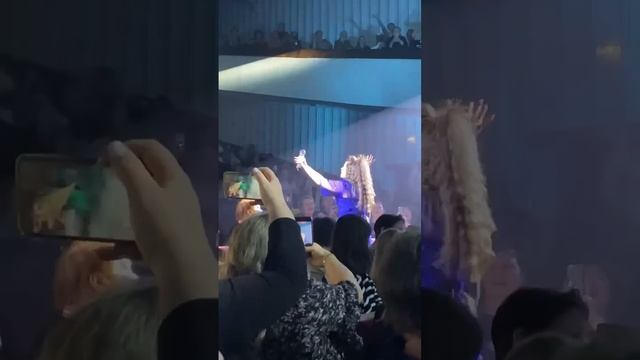 Наташа Королёва и хит Синие лебеди вместе с залом !!! Калуга 7.12. 2022 смотреть онлайн