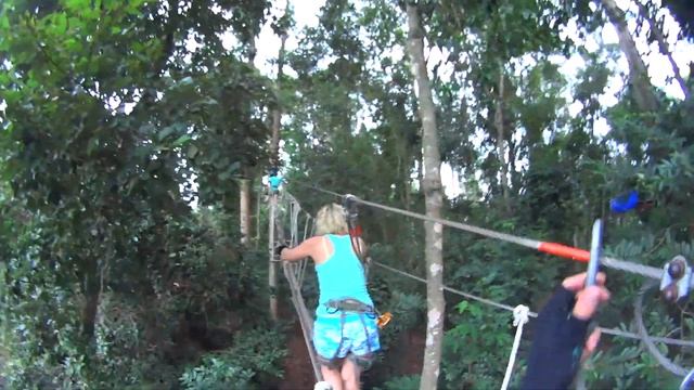 Экстремальный аттракцион в джунглях. Tree Top Adventure, Тайланд. смотреть онлайн