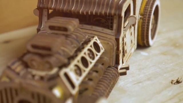 Механический конструктор 3D пазл Wood Trick Хот Род смотреть онлайн