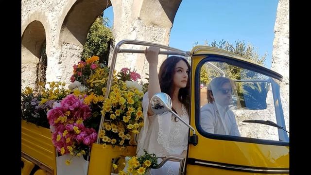 Дочь Моники Беллуччи и Венсана Кассель - Дева стала новым лицом Dolce & Gabbana смотреть онлайн