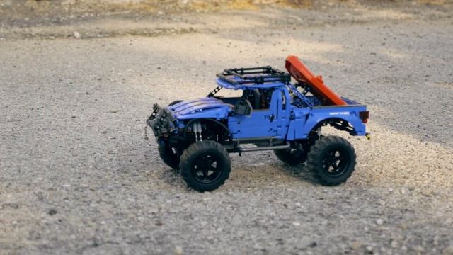 משאית לגו ענקית ב-300 שקל?! - Ford F150 Raptor Sembo 701990 смотреть онлайн