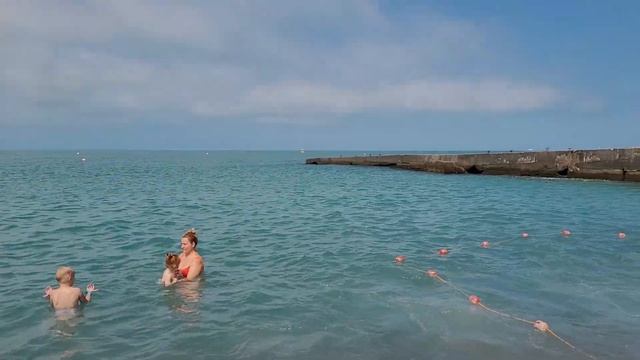 Сочи, санаторий Заполярье сегодня море тёплое и спокойное) ну почти)) смотреть онлайн