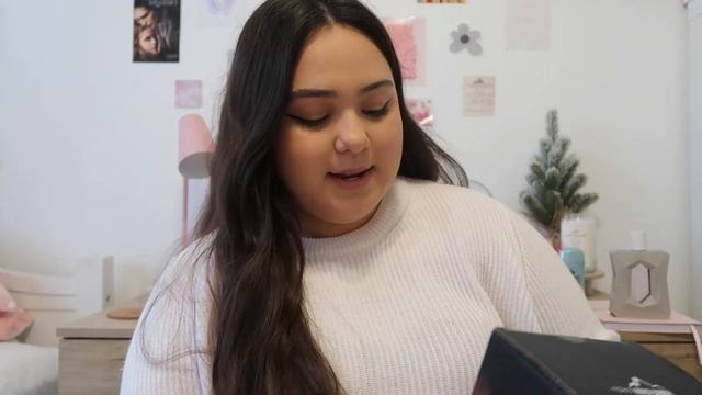 WHAT I GOT FOR CHRISTMAS 2021! glossier, room decor, clothes & more! смотреть онлайн