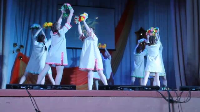 Танец Девичьи гуляния, коллектив Родничок 12 17 лет МБУК РДК г Красновишерск смотреть онлайн