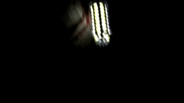 Горит лампа от фазы одной 20180727. В деревенском доме. смотреть онлайн