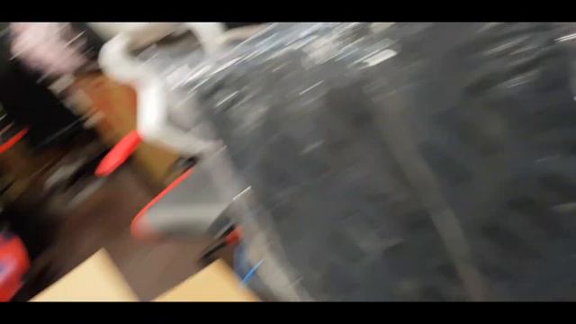 вес спинки Noblechairs HERO