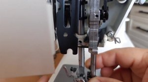 L394  (LE22) уже не та. Грусть: люфт рамки игловодителя.