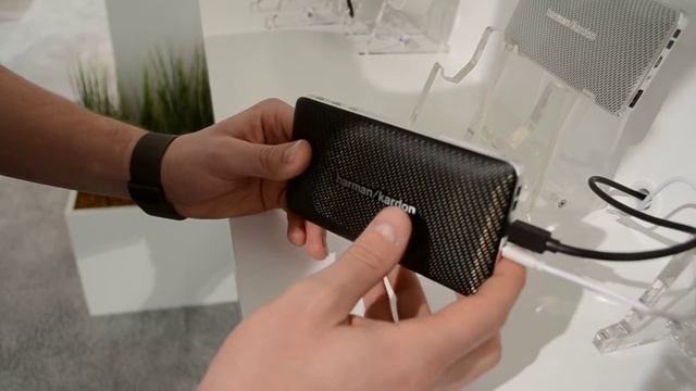 Harman Kardon Esquire Mini hangszóró bemutató смотреть онлайн