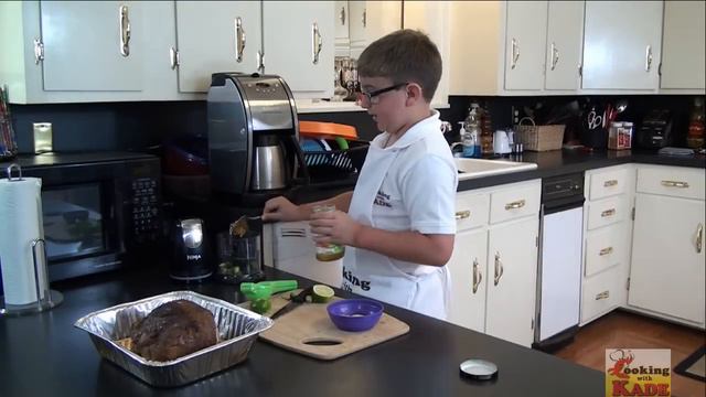 Cooking With Kade Makes Smoked Pork & Apple Jelly Serrano Pepper Sauce with Bloopers! смотреть онлайн