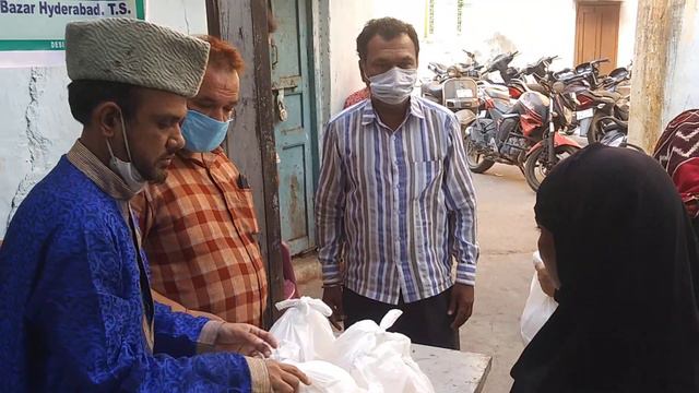 Distributing ration kits min janib JOHN BIN SABER ek sura e fatiha MIR AHMED ALI ZAWAR MIR SABER AL смотреть онлайн