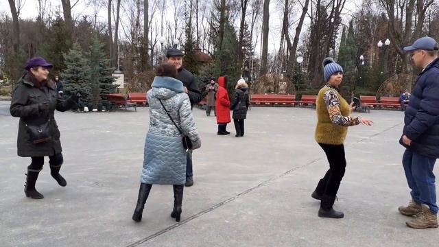 Калабаня!??/Весёлые танцы в парке Горького Харьков февраль 2021 смотреть онлайн