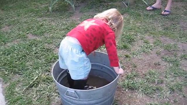 EB Alaska puddle boots.AVI смотреть онлайн