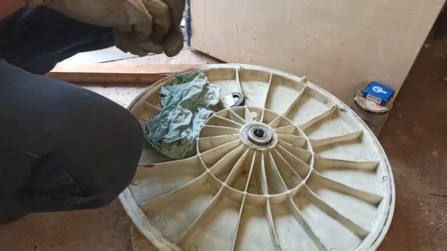 Стиральная машинка Whirlpool AWM 822- замена подшипников смотреть онлайн