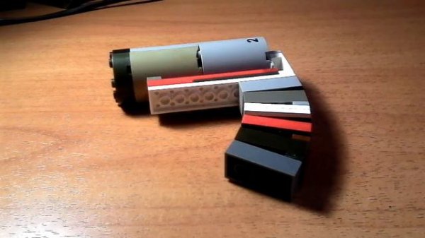 Сигнальный пистолет из Лего