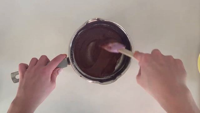 Шоколадный фондан с карамелью смотреть онлайн