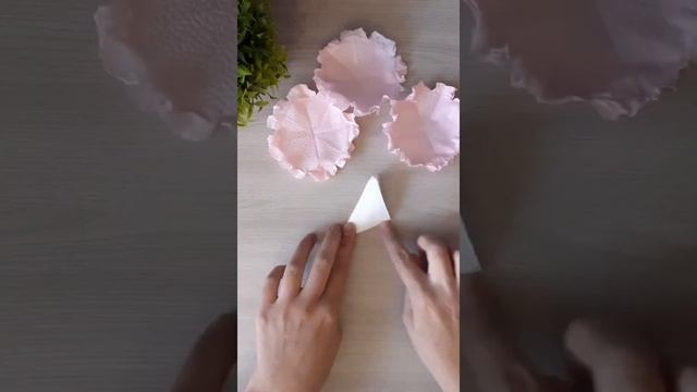 Пышные цветы из бумажных салфеток смотреть онлайн