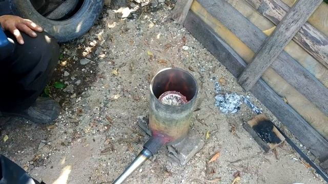 Плавка алюминия. Отливка заготовки шкива на сверлильный станок смотреть онлайн