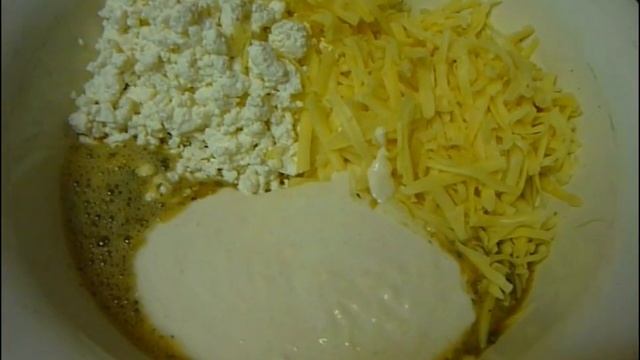 Взяли всё, что было под рукой - всегда получится запеканка :)