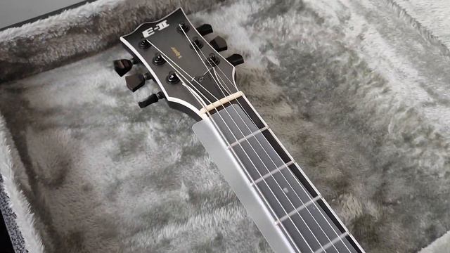UNBOXING MY DREAM GUITAR - ESP E-II Viper Baritone смотреть онлайн