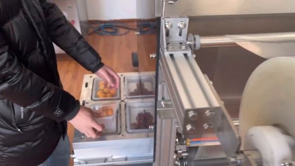 Modified Atmosphere Vacuum Packaging Machine (MAP high configuration double station type)