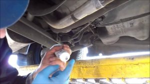 Сечёт глушитель. Замазываем соединение.