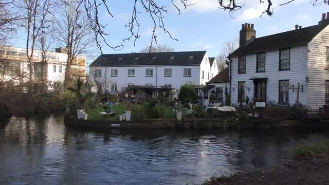 The River Wandle, South London 4K смотреть онлайн
