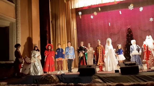 Дед Мороз и Снегурочка. смотреть онлайн