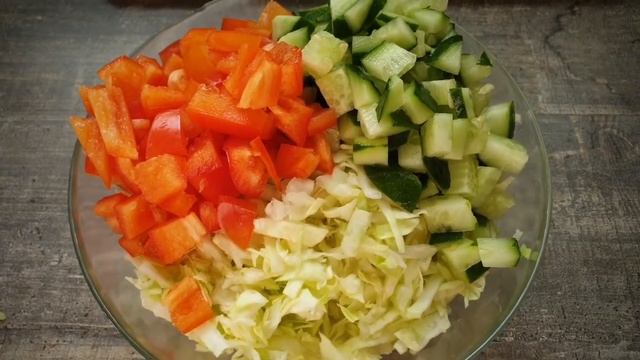 Лёгкий салат из капусты Витаминка!!! смотреть онлайн