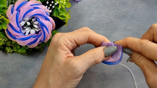 Необычный лепесток  Двухцветные бантики из органзы быстро и просто\Master Diy  канзаши