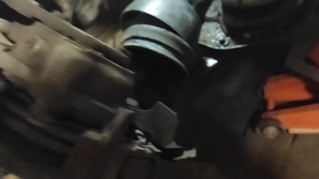 Нива Шевроле. Замена наружного шруса. Легко и просто.