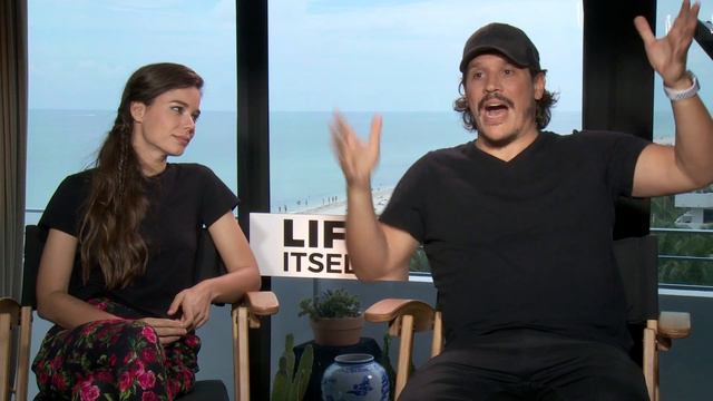 Interview with Life Itself Actors Laia Costa and Sergio Peris Mencheta смотреть онлайн