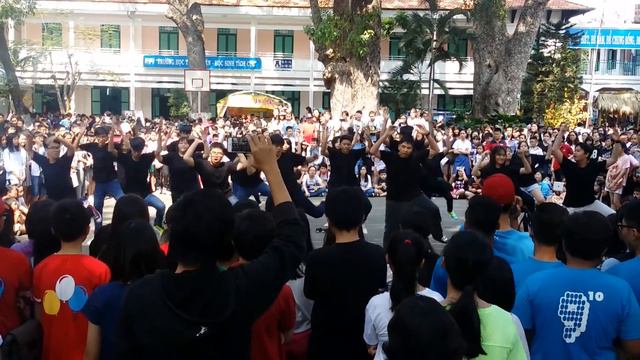 Flashmob Lê Quý Đôn 2016 Bigbang 2ne1 смотреть онлайн