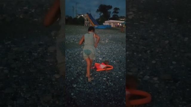 Лоо. Вечер на море. Закат. Купаемся. Сильные волны. смотреть онлайн