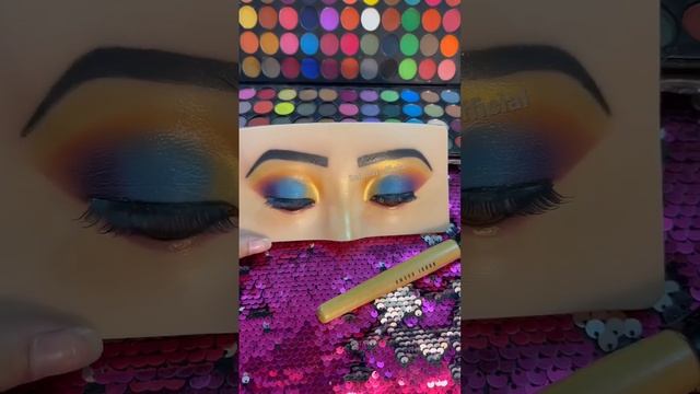 Best blue eyeshadow? Sehrish official❤️plz don’t forget to like and subscribe? смотреть онлайн