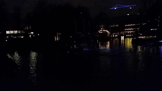 Световое шоу в парке развлечений Тиволи. Дания смотреть онлайн