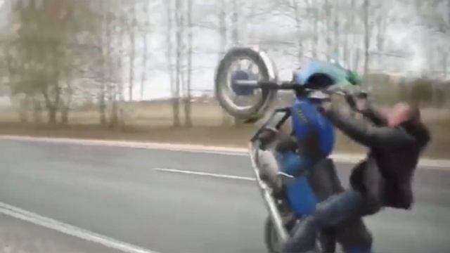 Промывка инжектора на эксклюзивном мотоцикле. смотреть онлайн