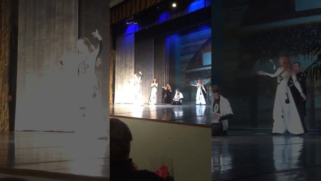 Танец глухих людей о музыке смотреть онлайн