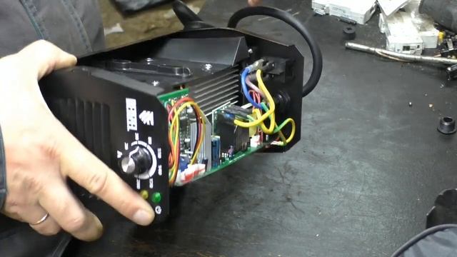 Сварочный инвертор DENZEL DS200 DS230 не большой обзор и мое мнение по ним смотреть онлайн
