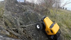 FMS Fcx24 Power wagon Let's crawl on the rocks X