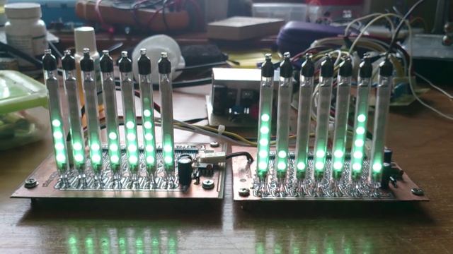 Эквалайзер с "дисплеем" на лампах смотреть онлайн